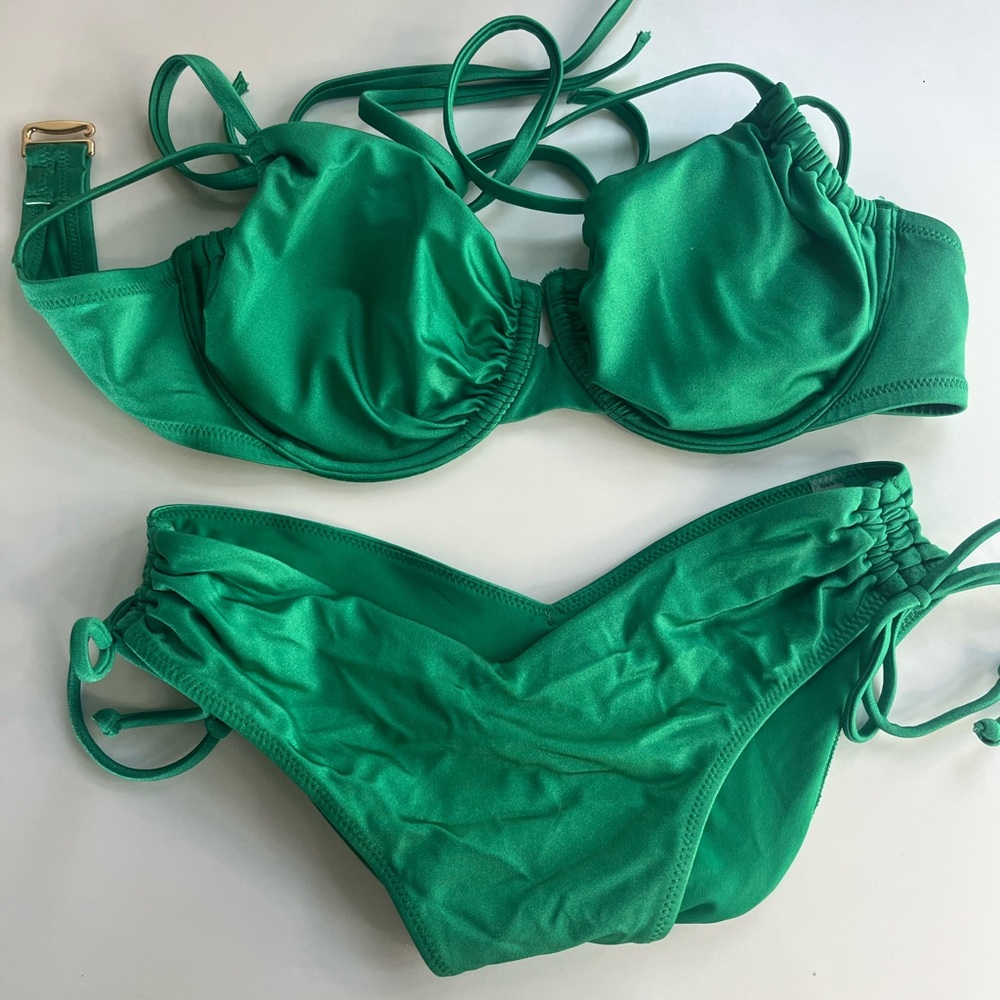 Green Bikini Set - Picture 5 of 6